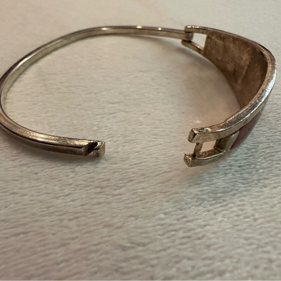 Vtg Silver Tone Mother Pearl Shell Butterfly Flower Inlay Hinge Bangle Bracelet - Picture 5 of 6